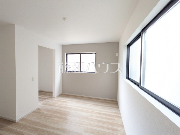 1号棟　居室　【福岡市早良区南庄３丁目】