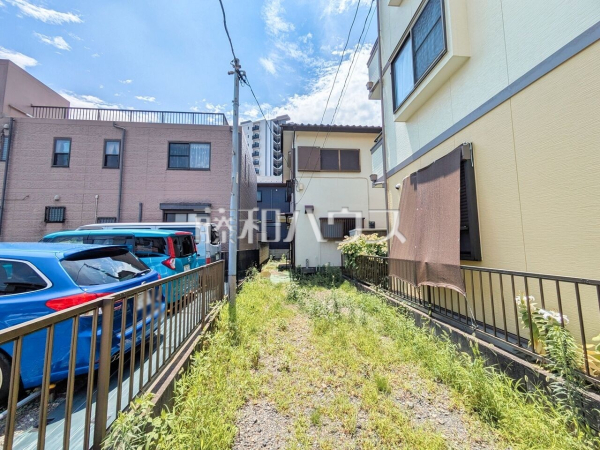 現地写真(現況：古屋有)　【所沢市東町】 建物のプレゼンをさせていただきますので、実際の完成イメージを思い描いていただくことができます。お気軽にお問合せ下さい。 