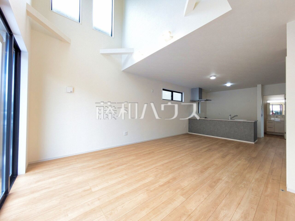 リビング　【八王子市台町１丁目】