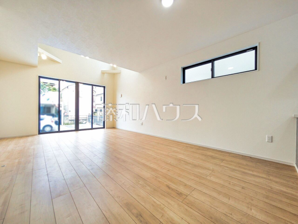 リビング　【八王子市台町１丁目】