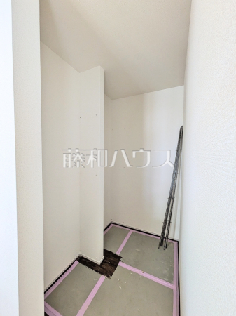 1号棟　パントリー（施工中）　【宜野湾市赤道２丁目】
