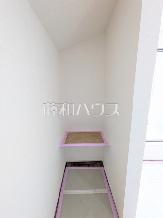 1号棟　居室内のカウンター（施工中）　【宜野湾市赤道２丁目】