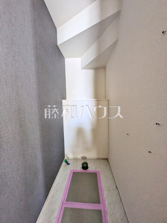 1号棟　トイレ（施工中）　【宜野湾市赤道２丁目】