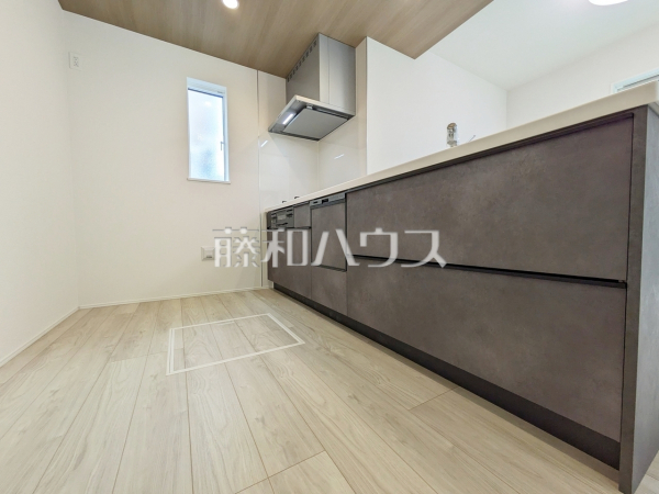 1号棟　キッチン　【八王子市上壱分方町】