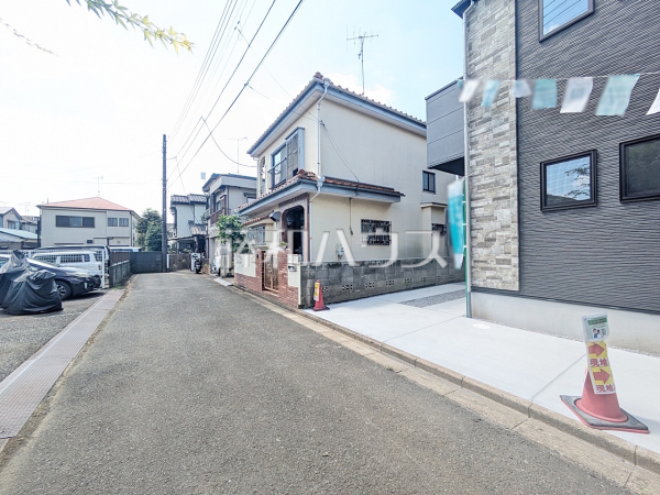 接道状況および現場風景 【新座市野寺5丁目】 接道状況および現場風景 【新座市野寺5丁目】