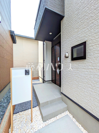 1号棟　玄関　【朝霞市三原５丁目】