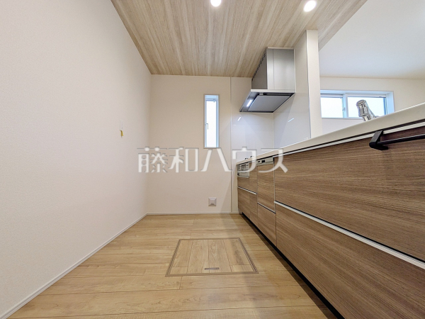 2号棟　キッチン　【府中市四谷３丁目】