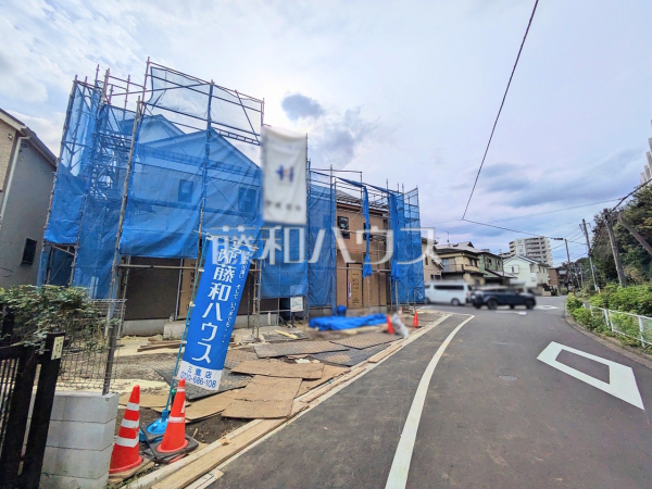 接道状況および現場風景　【三鷹市新川４丁目】