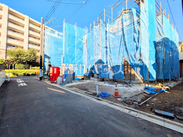 接道状況および現場風景　【三鷹市新川４丁目】