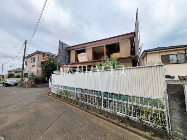 接道状況および現場風景(現況 解体中)　【清瀬市中里１丁目】