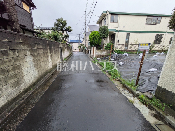 接道状況および現場風景 【世田谷区代沢5丁目】 接道状況および現場風景 【世田谷区代沢5丁目】