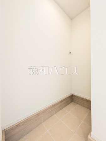 3号棟　玄関収納　【豊見城市字饒波】