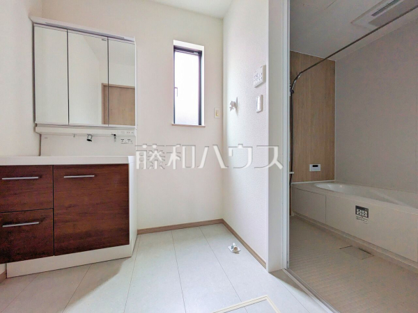 C号棟　洗面室　【東久留米市前沢１丁目】