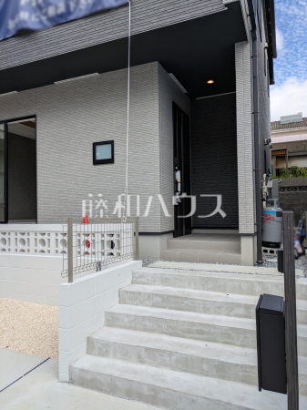 1号棟　玄関　【沖縄市松本２丁目】