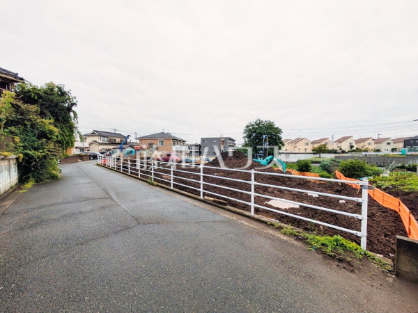 接道状況および現場風景　【東久留米市新川町１丁目】