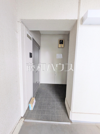 玄関 【狛江ハイタウン2号棟】 玄関 【狛江ハイタウン2号棟】