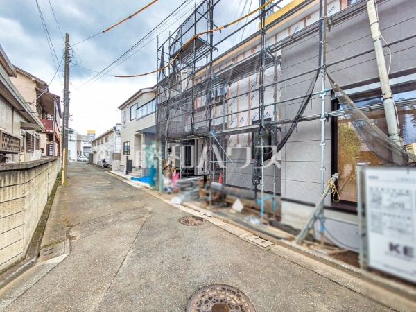 接道状況および現場風景　【西東京市田無町１丁目】 物件の事、諸費用の事など、小さな疑問もお気軽にご連絡・ご相談下さい。 