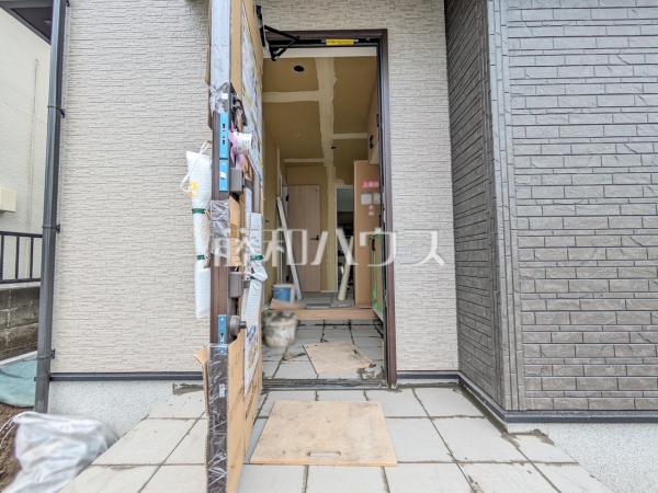 2号棟　玄関　【日野市大字日野】
