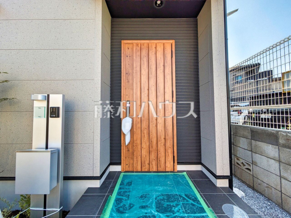 玄関　【所沢市若狭４丁目】