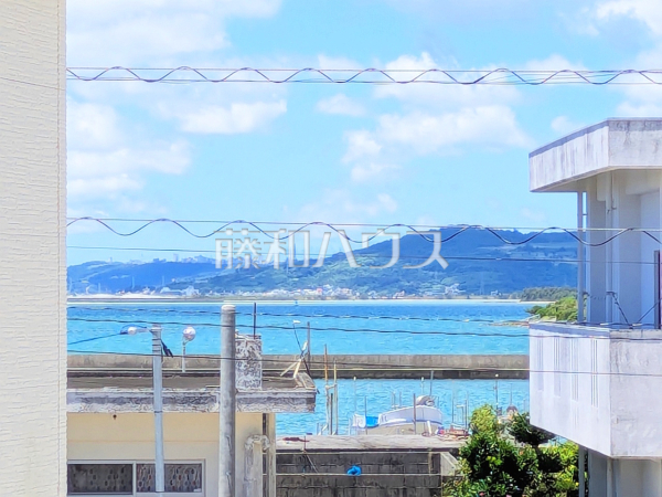 住戸からの眺望写真(海見えます！)　【うるま市勝連南風原】