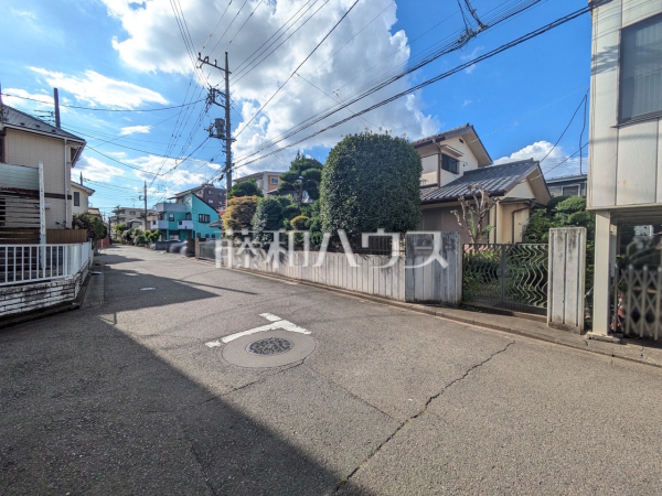 接道状況および現場風景(現況:古屋有) 【東大和市新堀3丁目】 接道状況および現場風景(現況:古屋有) 【東大和市新堀3丁目】