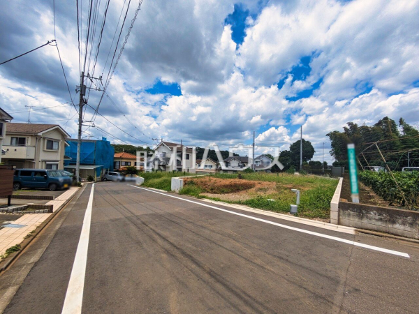 接道状況および現場風景　【八王子市石川町】 物件の事、諸費用の事など、小さな疑問もお気軽にご連絡・ご相談下さい。 
