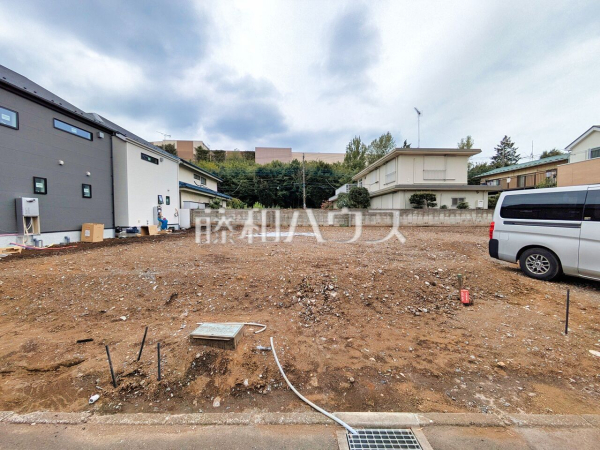 現場風景【東久留米市南沢5丁目】 見学はしたいけど、なかなか時間が取れない・・・そんな方に出勤前や仕事終わりにマイホームを見学できるサポートをいたします 現場風景【東久留米市南沢5丁目】 見学はしたいけど、なかなか時間が取れない・・・そんな方に出勤前や仕事終わりにマイホームを見学できるサポートをいたします