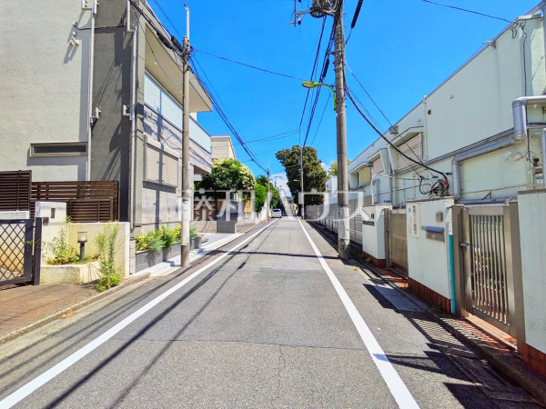 接道状況および現場風景　【世田谷区弦巻５丁目】