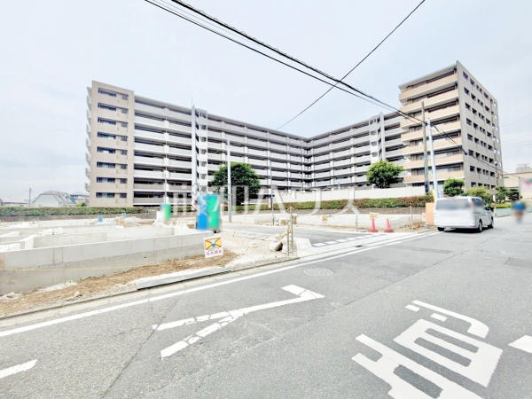 これから宅地造成の工事に着工していきます。 　【朝霞市栄町２丁目】