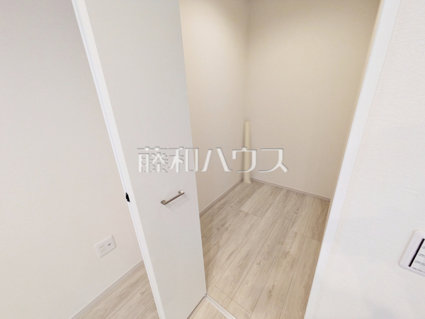 1号棟 ウォークインクローゼット 【小金井市緑町3丁目】 1号棟 ウォークインクローゼット 【小金井市緑町3丁目】