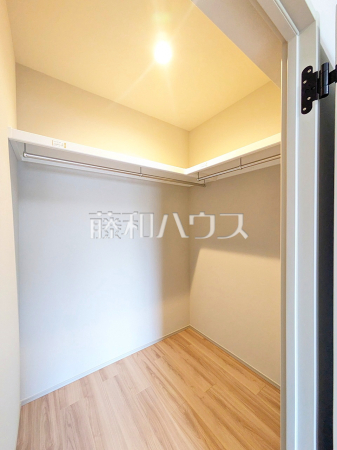 ウォークインクローゼット　【志木ニュータウン東の森壱番館九号棟】