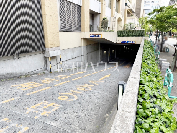≪駐車場≫　　【グランタワー府中　ラ・アヴェニュー】