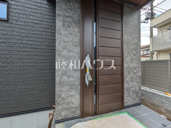 1号棟　玄関　【杉並区下高井戸４丁目】