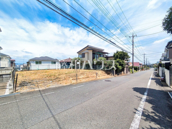 接道状況および現場風景 【八王子市絹ケ丘2丁目】 平日のご案内も可能です。まずはお気軽にお問合せ下さいませ。 接道状況および現場風景 【八王子市絹ケ丘2丁目】 平日のご案内も可能です。まずはお気軽にお問合せ下さいませ。
