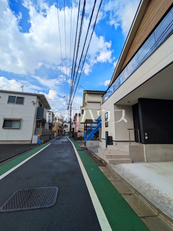 接道状況および現場風景 【板橋区赤塚6丁目】 接道状況および現場風景 【板橋区赤塚6丁目】