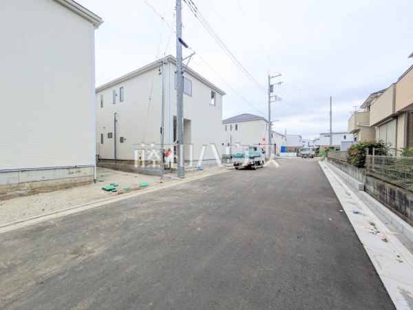 接道状況および現場風景 【富士見市羽沢2丁目】 接道状況および現場風景 【富士見市羽沢2丁目】