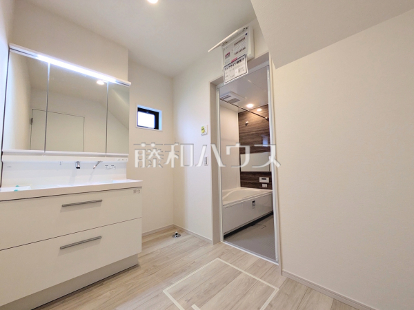 6号棟　洗面室　【小平市小川西町５丁目】