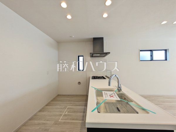 6号棟　キッチン　【小平市小川西町５丁目】