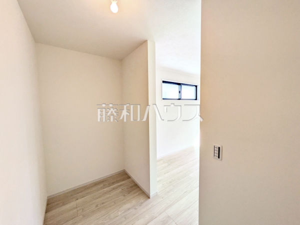 6号棟　ウォークインクローゼット　【小平市小川西町５丁目】