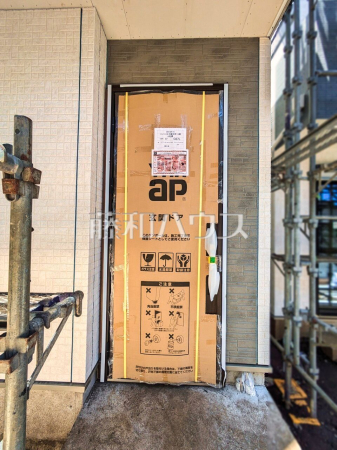 A号棟　玄関　【八王子市散田町２丁目】