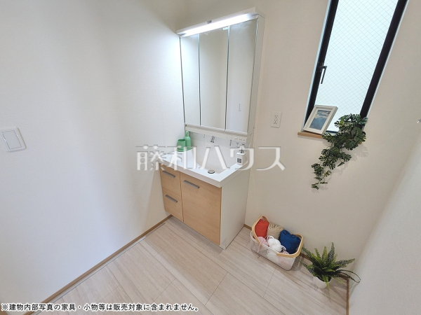 洗面室　【練馬区大泉町５丁目】
