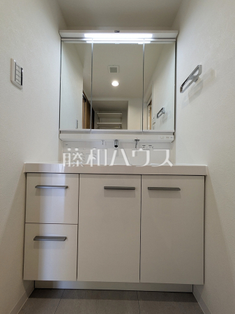 洗面室　【ライオンズヒルズ調布つつじヶ丘・弐番館】