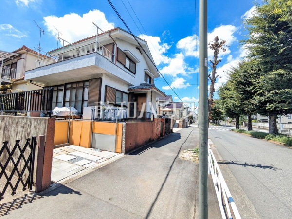 接道状況および現場風景(現況:古屋有) 【八王子市めじろ台1丁目】 接道状況および現場風景(現況:古屋有) 【八王子市めじろ台1丁目】