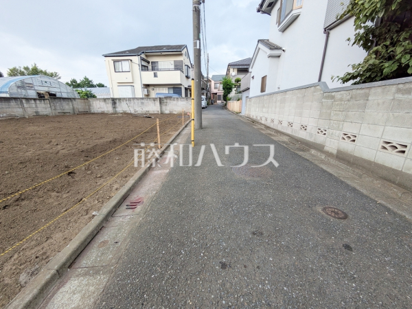 接道状況および現場風景 【練馬区大泉町4丁目】 接道状況および現場風景 【練馬区大泉町4丁目】
