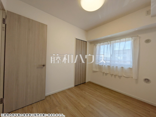 ≪居室≫木目が美しいウッディなフローリングの居室は、穏やかで心安らぐ空間となるでしょう。　【セイガステージ府中栄町】