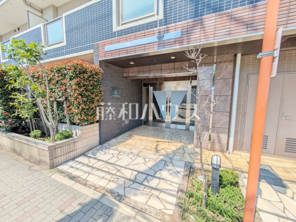 ≪エントランス≫平日のご案内も可能です！お気軽にお問い合わせください☆　【セイガステージ府中栄町】