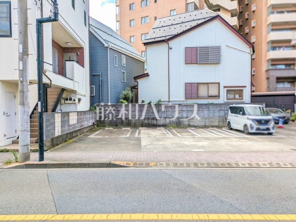 接道状況および現場風景 【小平市学園西町1丁目】 建物のプレゼンをさせていただきますので、実際の完成イメージを思い描いていただくことができます。お気軽にお問合せ下さい 接道状況および現場風景 【小平市学園西町1丁目】 建物のプレゼンをさせていただきますので、実際の完成イメージを思い描いていただくことができます。お気軽にお問合せ下さい