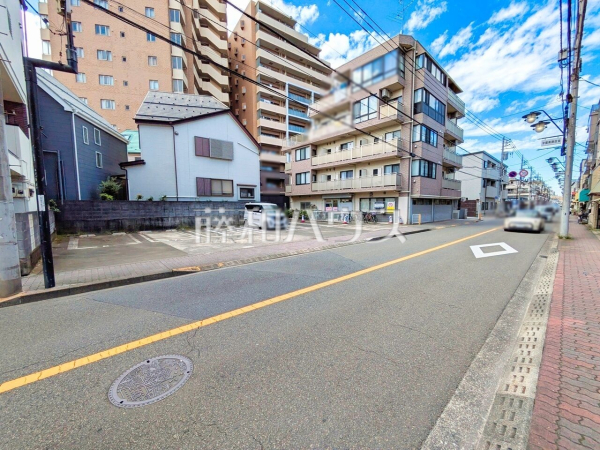 接道状況および現場風景 【小平市学園西町1丁目】ぜひ実物をご覧いただきたく思います。喜んでご案内いたしますのでお気軽にお問合せ下さい。 接道状況および現場風景 【小平市学園西町1丁目】ぜひ実物をご覧いただきたく思います。喜んでご案内いたしますのでお気軽にお問合せ下さい。