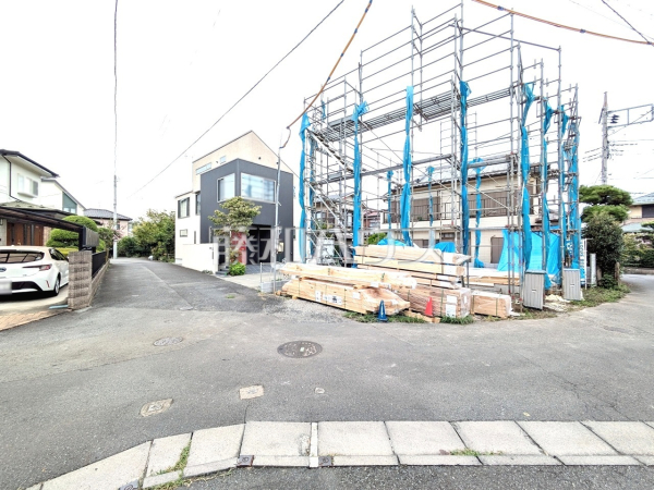接道状況および現場風景　【東村山市諏訪町２丁目】 平日のご案内も可能です。まずはお気軽にお問合せ下さいませ。 