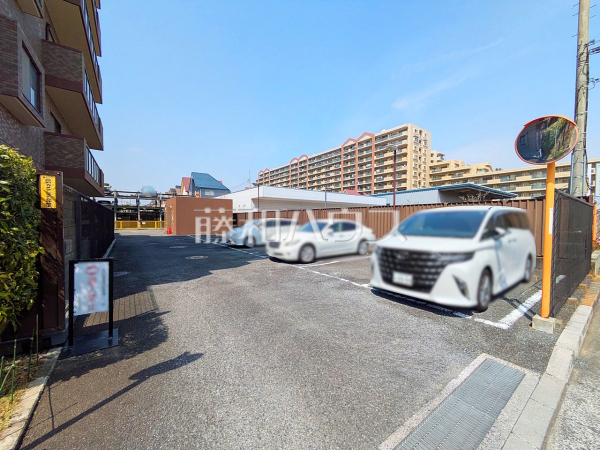 駐車場　【センチュリー武蔵野】